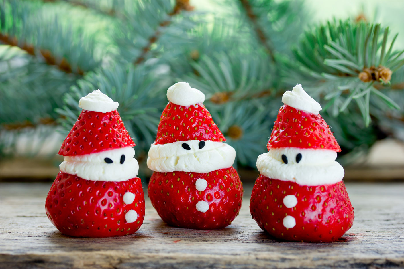 Strawberry Santas Edible Christmas craft ideas 